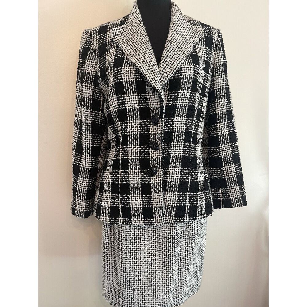 Vintage Suitable womens 6 skirt suit black white plaid pleated classic 90s 80s